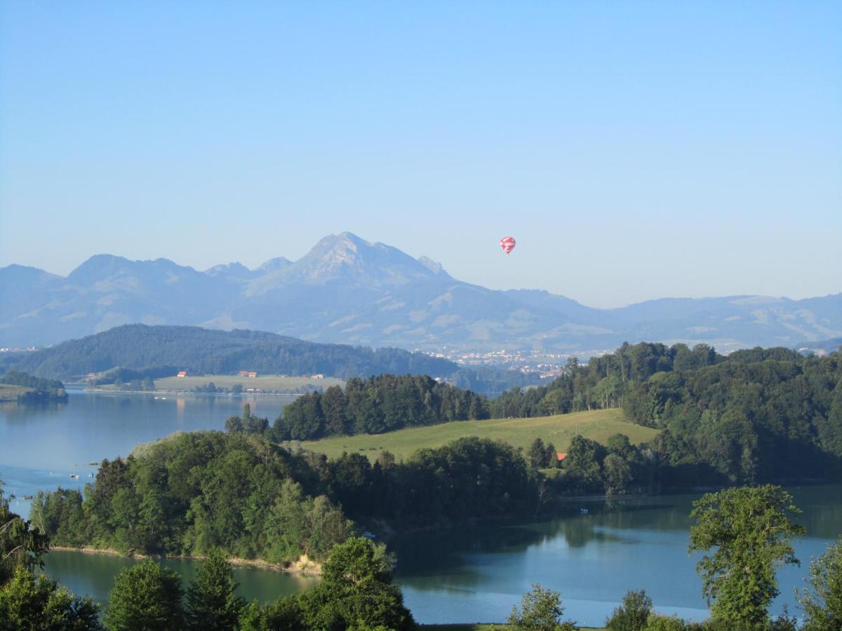 Golf De La Gruyere Hotel Pont-la-Ville ภายนอก รูปภาพ